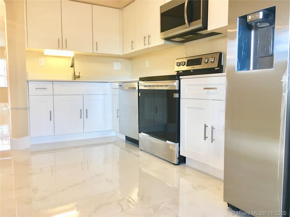 Recently Rented: $1,675 (2 beds, 2 baths, 900 Square Feet)