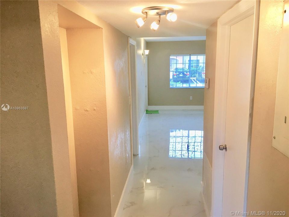 Recently Rented: $1,675 (2 beds, 2 baths, 900 Square Feet)