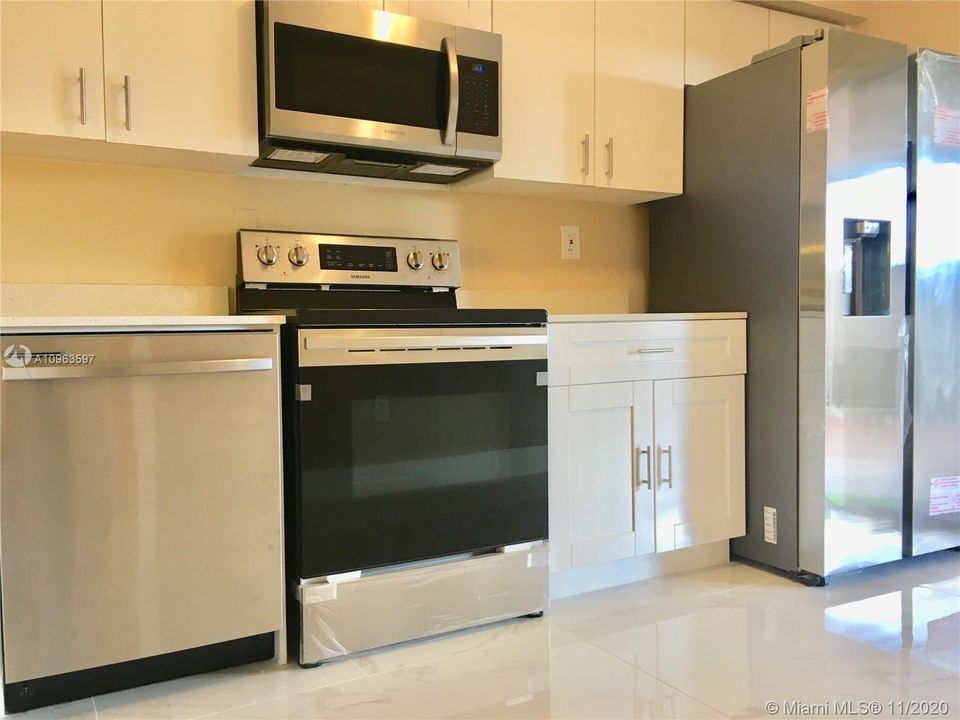 Recently Rented: $1,675 (2 beds, 2 baths, 900 Square Feet)