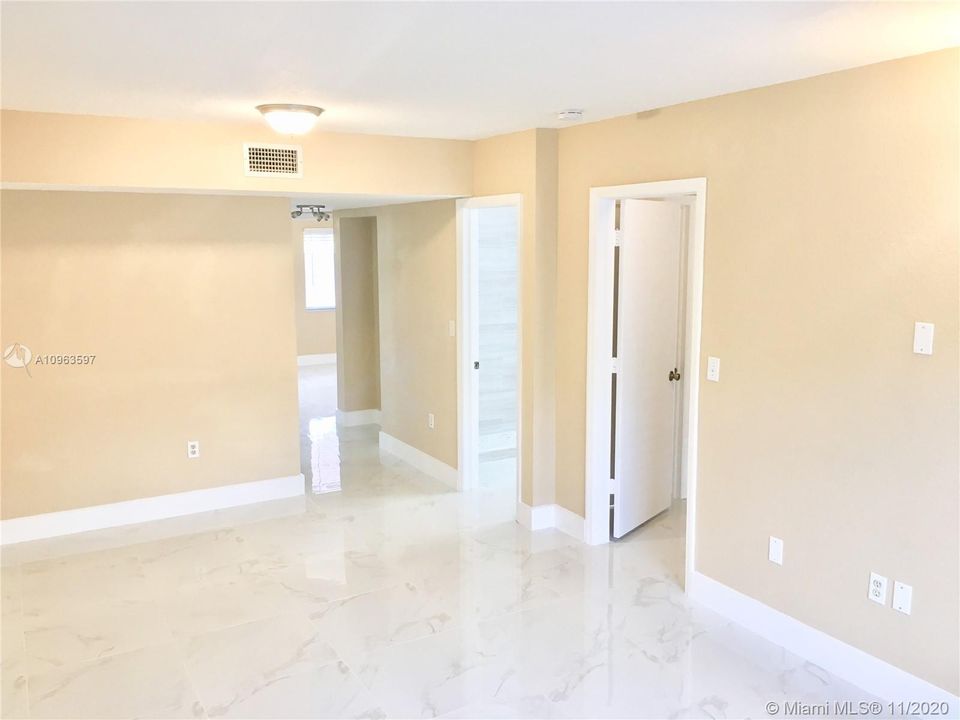 Recently Rented: $1,675 (2 beds, 2 baths, 900 Square Feet)