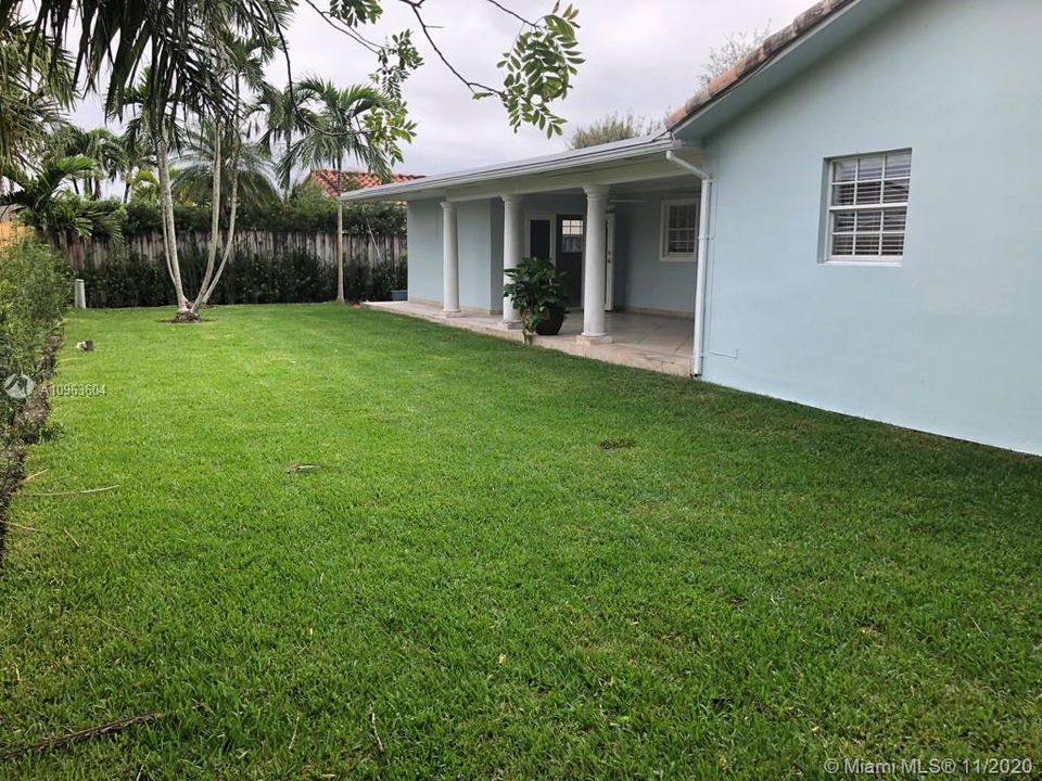 Recently Rented: $3,800 (4 beds, 2 baths, 2498 Square Feet)