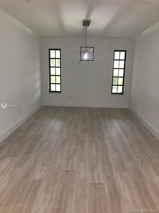 Recently Rented: $3,800 (4 beds, 2 baths, 2498 Square Feet)