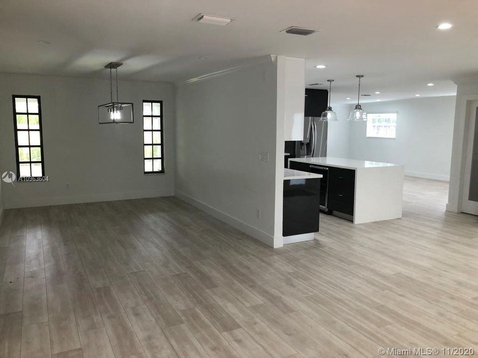 Recently Rented: $3,800 (4 beds, 2 baths, 2498 Square Feet)