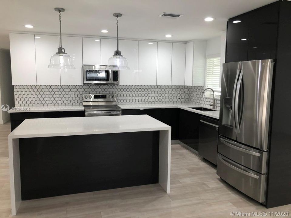 Recently Rented: $3,800 (4 beds, 2 baths, 2498 Square Feet)