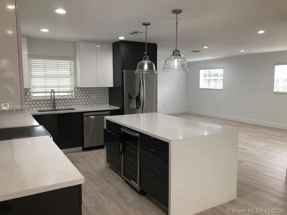 Recently Rented: $3,800 (4 beds, 2 baths, 2498 Square Feet)