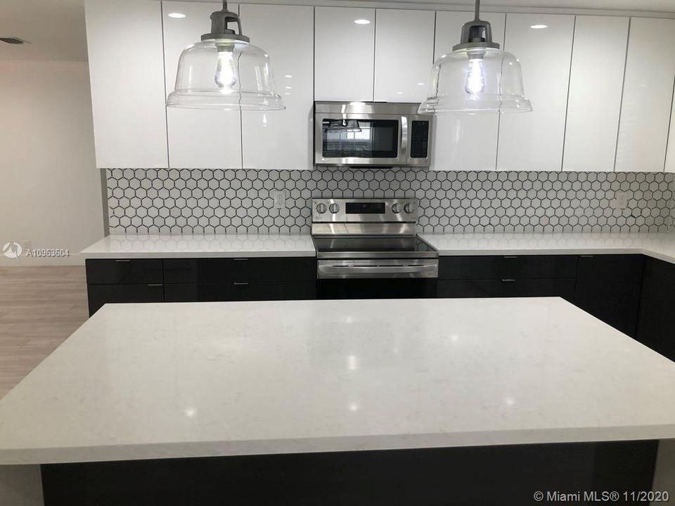 Recently Rented: $3,800 (4 beds, 2 baths, 2498 Square Feet)