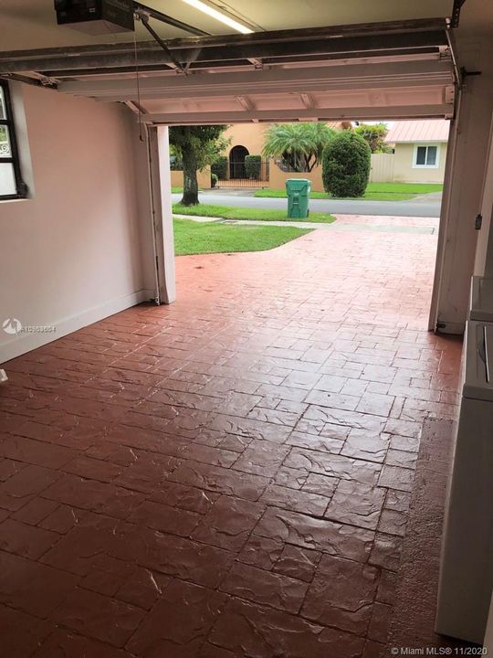 Recently Rented: $3,800 (4 beds, 2 baths, 2498 Square Feet)