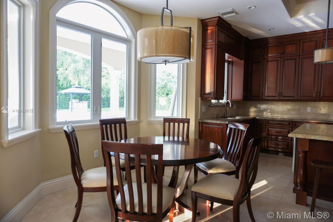 Recently Rented: $19,000 (6 beds, 6 baths, 6676 Square Feet)