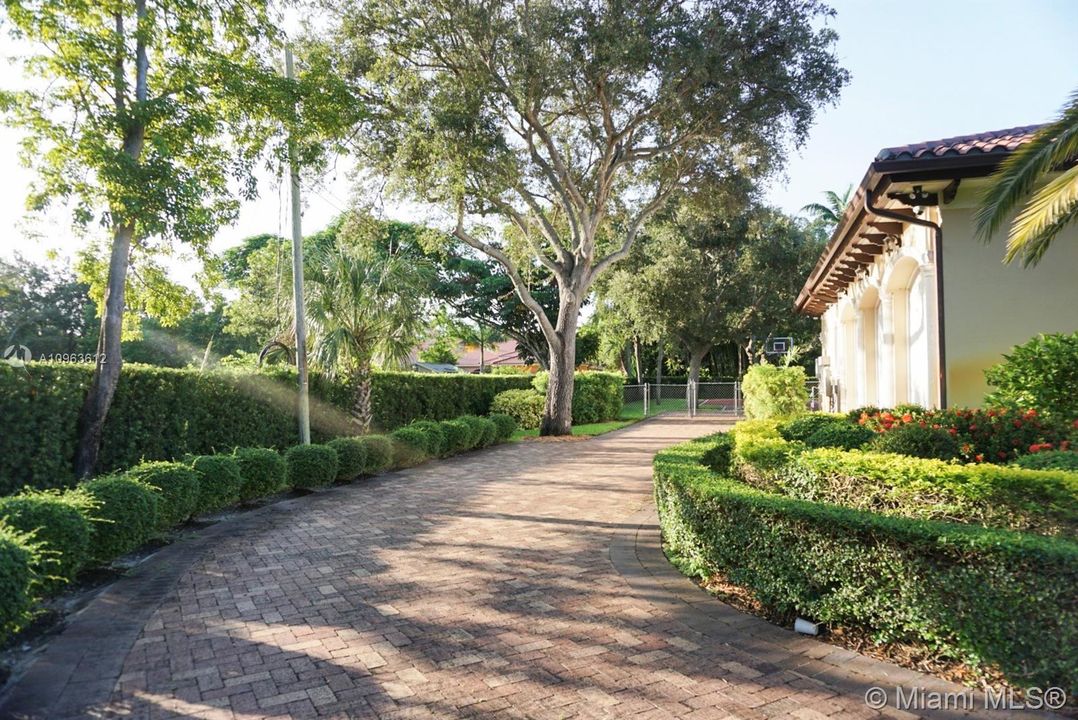 Recently Rented: $19,000 (6 beds, 6 baths, 6676 Square Feet)