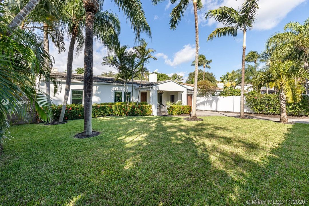 Recently Sold: $899,900 (3 beds, 2 baths, 1680 Square Feet)