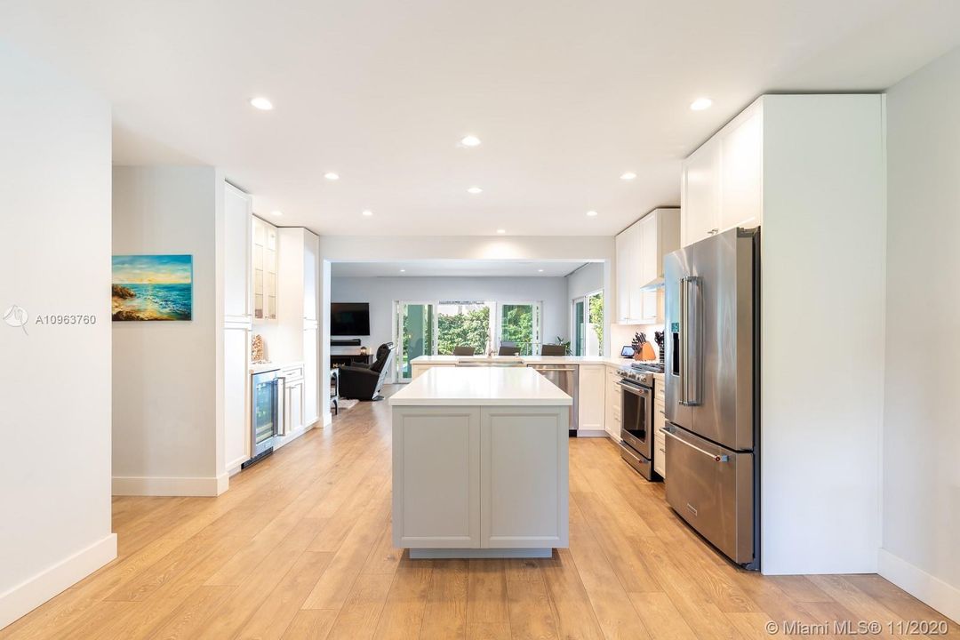 Recently Sold: $899,900 (3 beds, 2 baths, 1680 Square Feet)