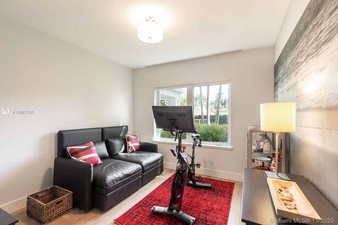 Recently Sold: $899,900 (3 beds, 2 baths, 1680 Square Feet)