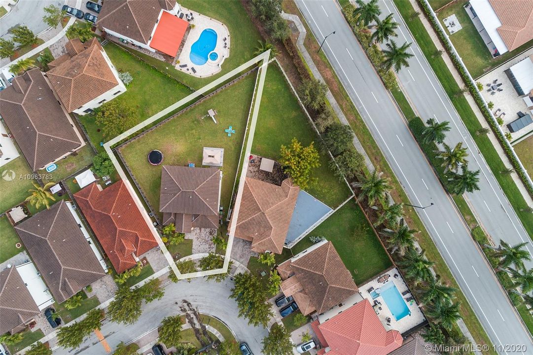 Recently Sold: $400,000 (5 beds, 3 baths, 2450 Square Feet)