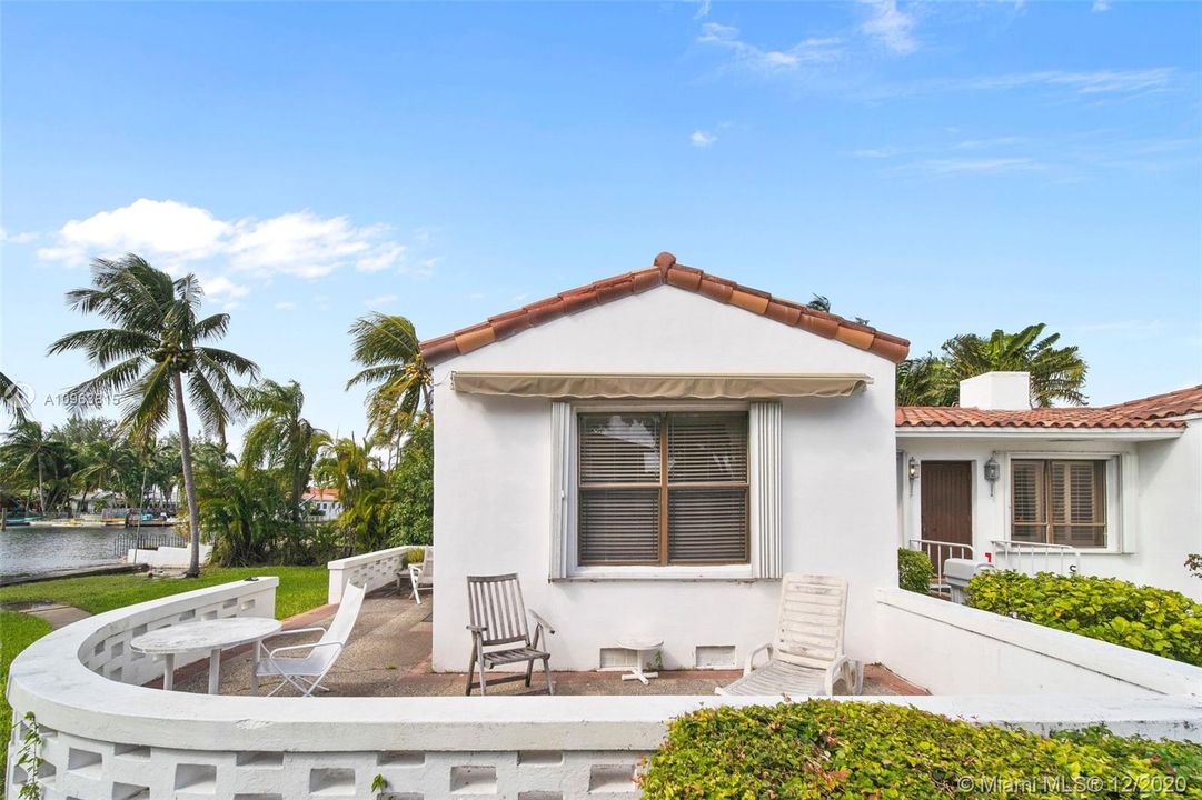 Recently Sold: $1,495,000 (4 beds, 3 baths, 2120 Square Feet)
