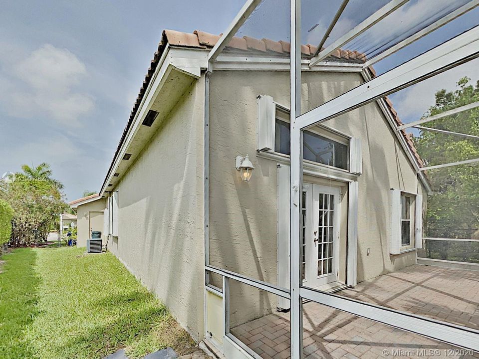 Недавно продано: $374,900 (4 спален, 2 ванн, 1521 Квадратных фут)