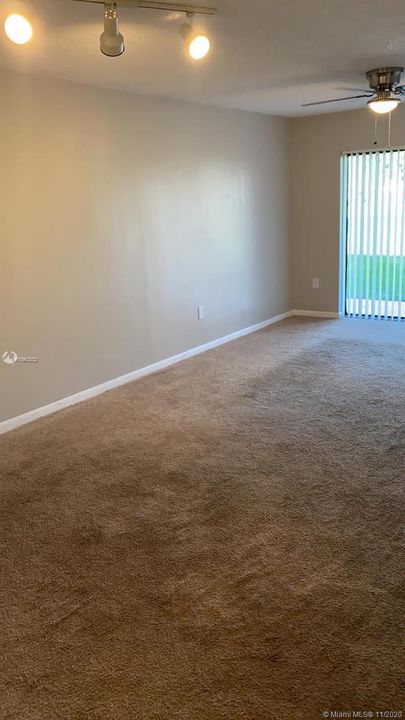 Recently Sold: $153,000 (2 beds, 2 baths, 986 Square Feet)
