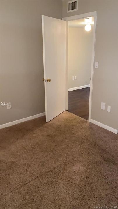 Recently Sold: $153,000 (2 beds, 2 baths, 986 Square Feet)