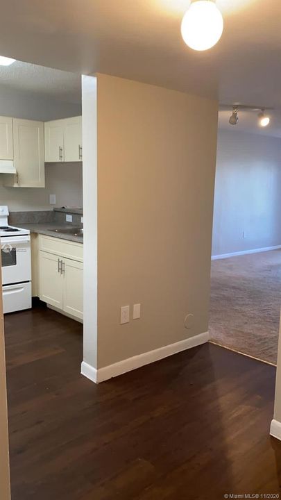 Recently Sold: $153,000 (2 beds, 2 baths, 986 Square Feet)