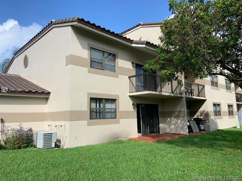 Recently Sold: $153,000 (2 beds, 2 baths, 986 Square Feet)