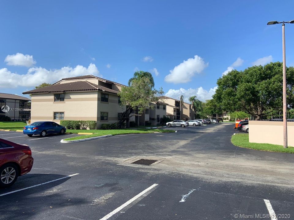 Recently Sold: $153,000 (2 beds, 2 baths, 986 Square Feet)
