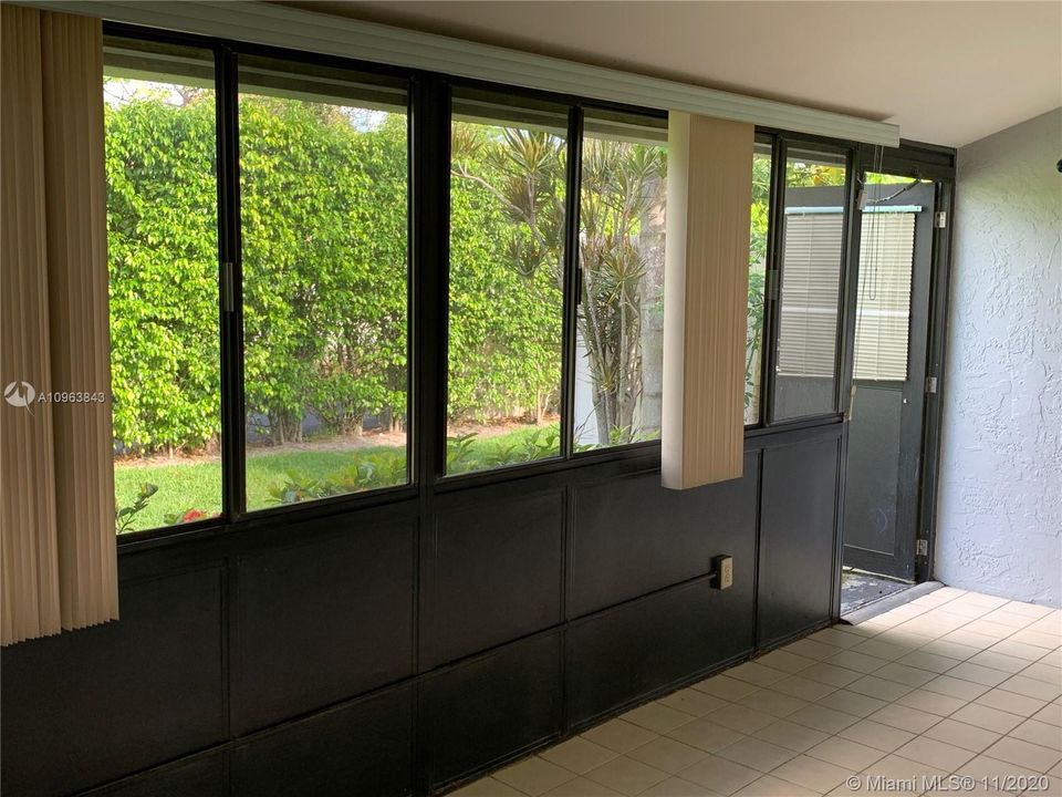 Vendido Recientemente: $130,000 (2 camas, 2 baños, 1127 Pies cuadrados)