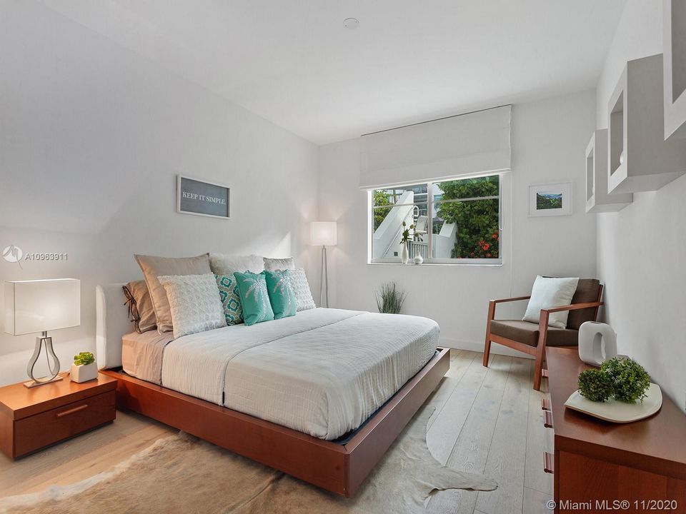 Recently Sold: $470,000 (1 beds, 1 baths, 686 Square Feet)