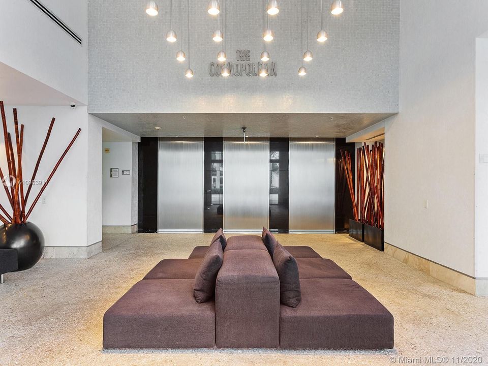 Recently Sold: $470,000 (1 beds, 1 baths, 686 Square Feet)