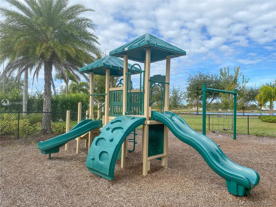 最近租的: $1,850 (3 贝兹, 2 浴室, 1565 平方英尺)