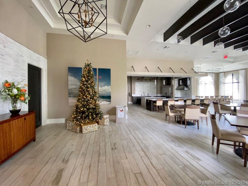 最近租的: $1,850 (3 贝兹, 2 浴室, 1565 平方英尺)