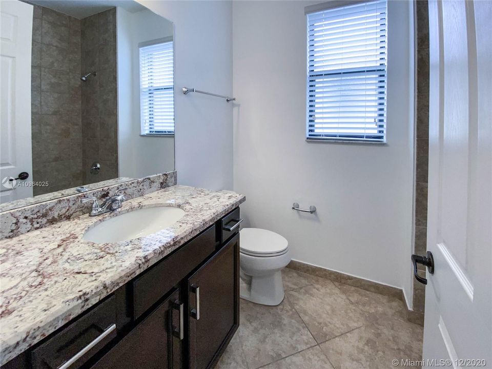 最近租的: $1,850 (3 贝兹, 2 浴室, 1565 平方英尺)