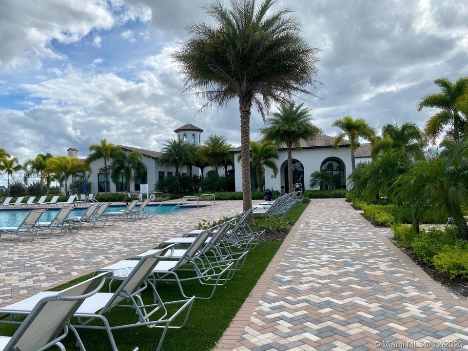 最近租的: $1,850 (3 贝兹, 2 浴室, 1565 平方英尺)