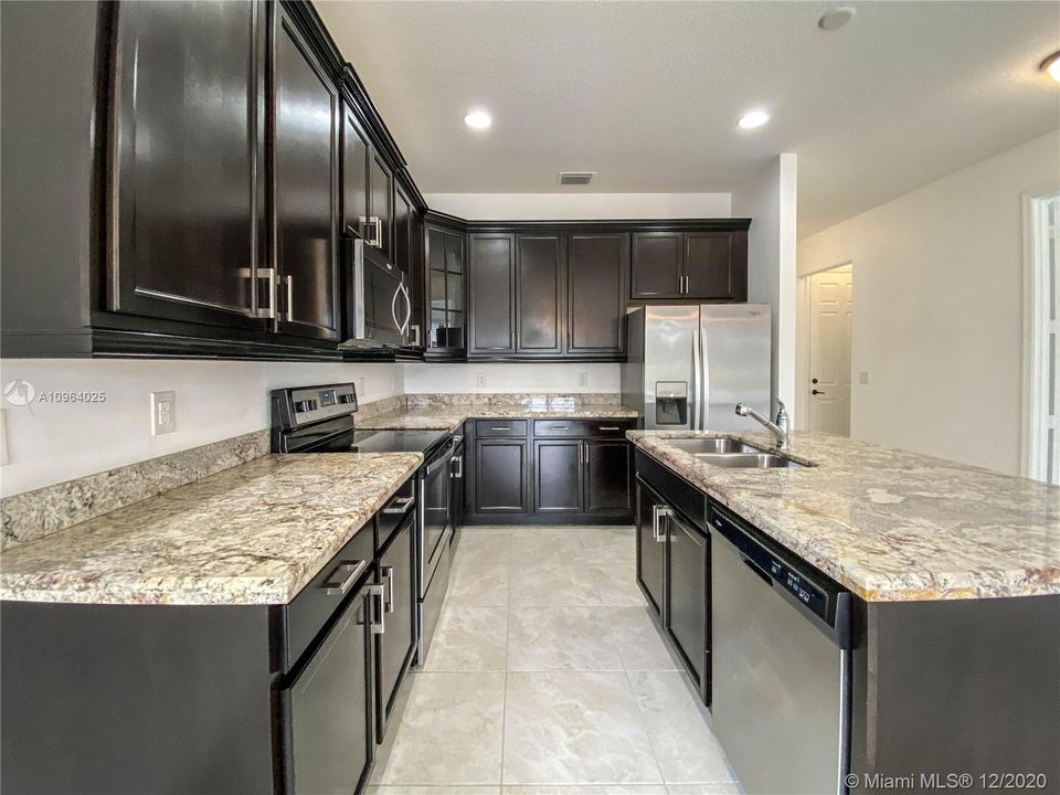 最近租的: $1,850 (3 贝兹, 2 浴室, 1565 平方英尺)