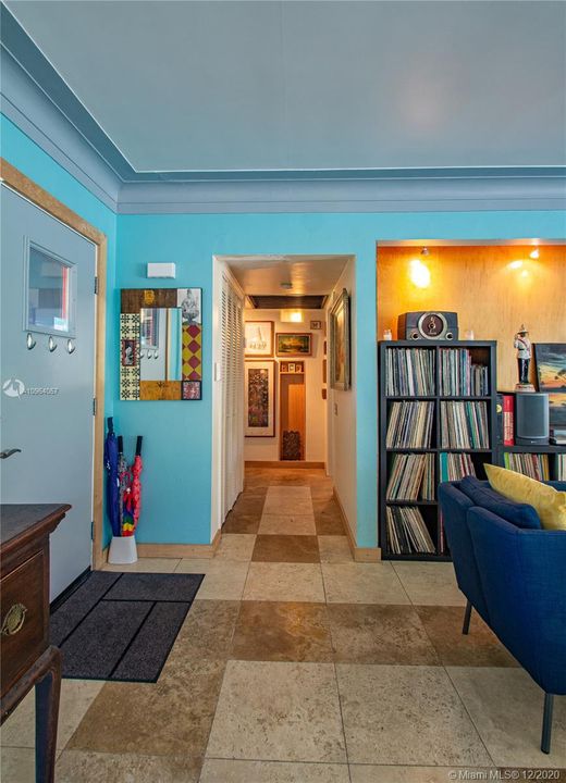 Vendido Recientemente: $649,900 (2 camas, 2 baños, 2016 Pies cuadrados)