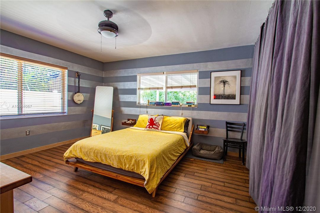 Vendido Recientemente: $649,900 (2 camas, 2 baños, 2016 Pies cuadrados)