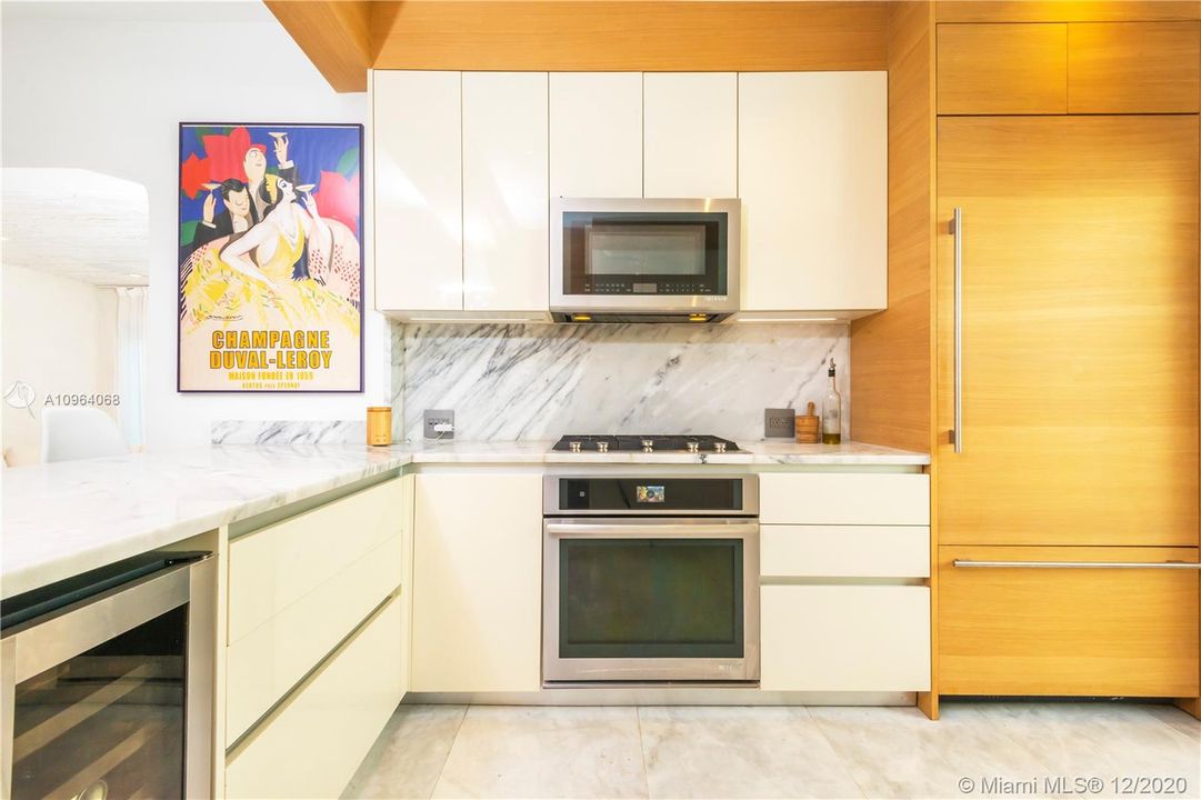 Recientemente alquilado: $9,750 (4 camas, 4 baños, 2027 Pies cuadrados)