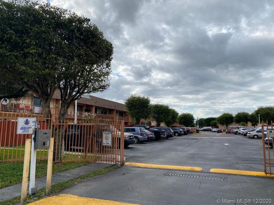 Recently Sold: $148,000 (2 beds, 1 baths, 639 Square Feet)