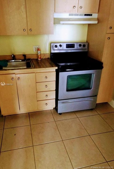 Recently Sold: $150,000 (1 beds, 1 baths, 750 Square Feet)