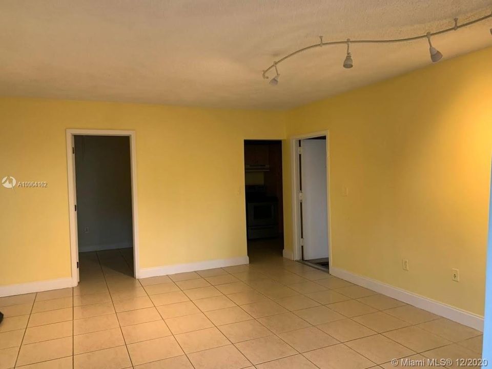 Recently Sold: $150,000 (1 beds, 1 baths, 750 Square Feet)