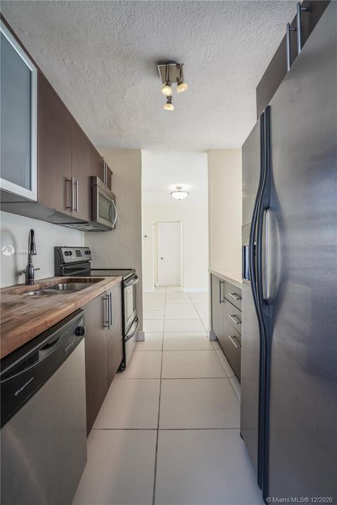 Recently Rented: $1,400 (1 beds, 1 baths, 550 Square Feet)