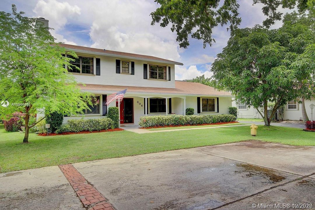 Recently Sold: $499,999 (5 beds, 3 baths, 2462 Square Feet)