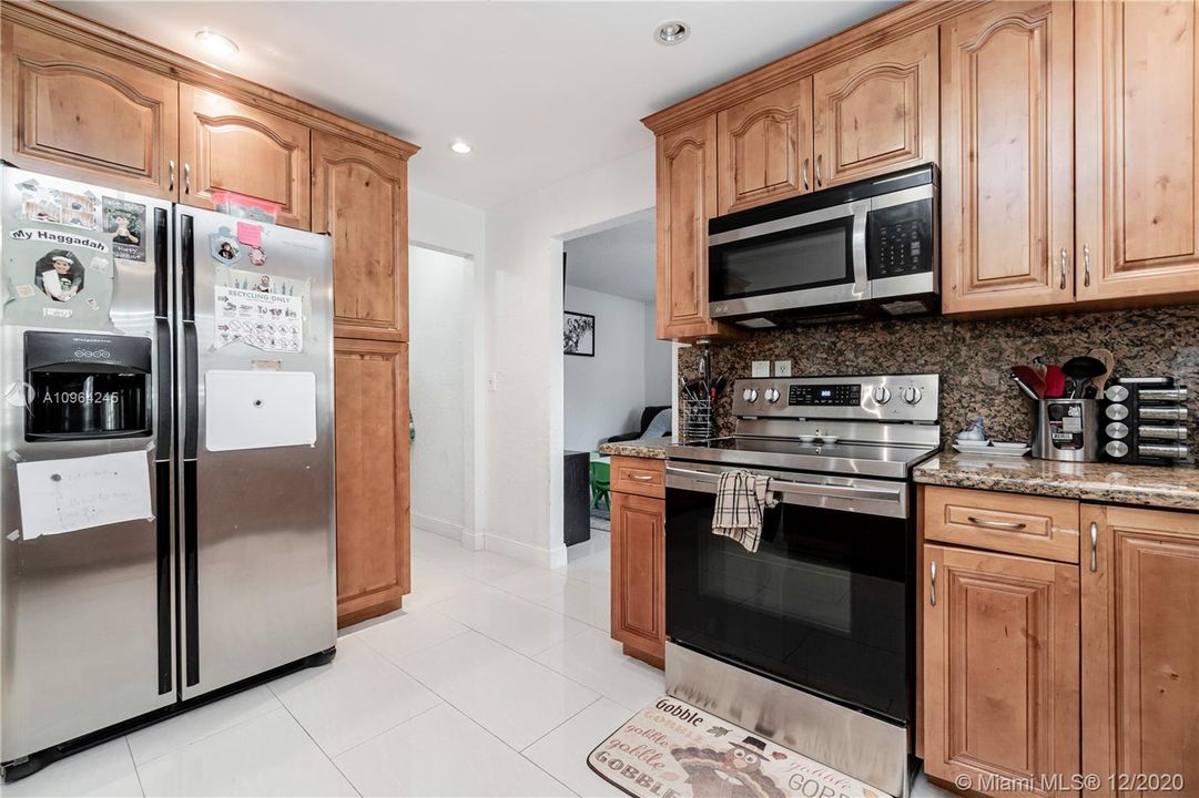 Recently Sold: $499,999 (5 beds, 3 baths, 2462 Square Feet)
