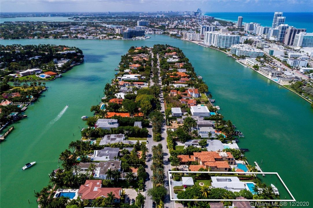 Vendido Recientemente: $5,350,000 (3 camas, 3 baños, 3966 Pies cuadrados)