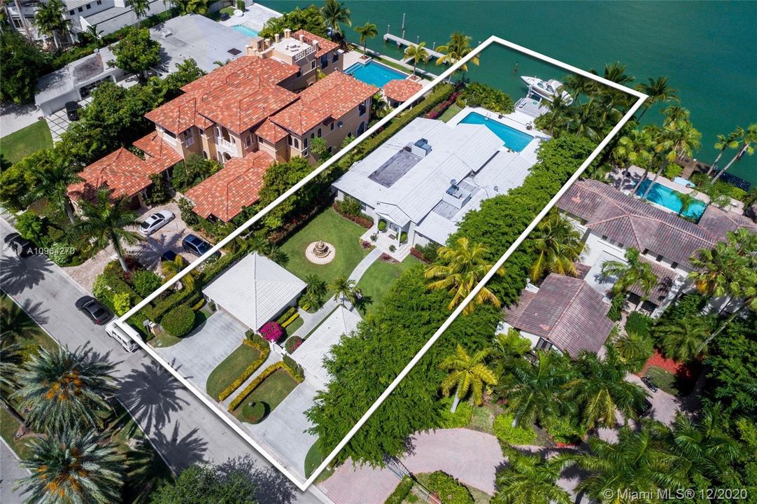 Vendido Recientemente: $5,350,000 (3 camas, 3 baños, 3966 Pies cuadrados)