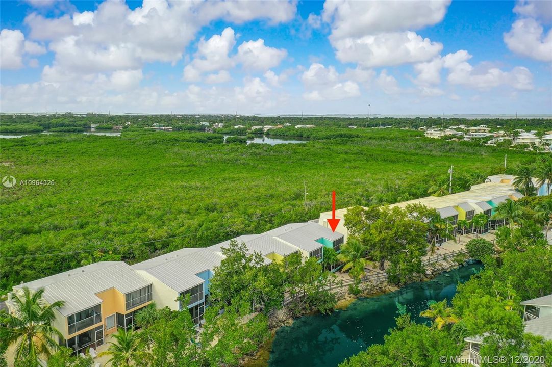 Recently Sold: $419,000 (2 beds, 2 baths, 918 Square Feet)