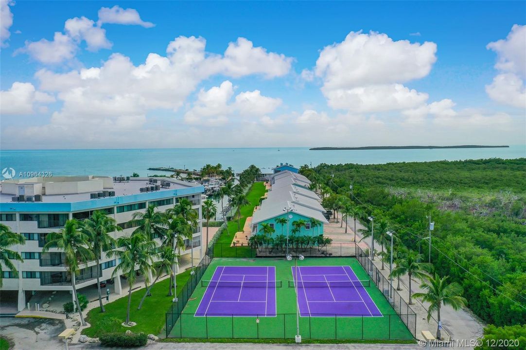 Recently Sold: $419,000 (2 beds, 2 baths, 918 Square Feet)