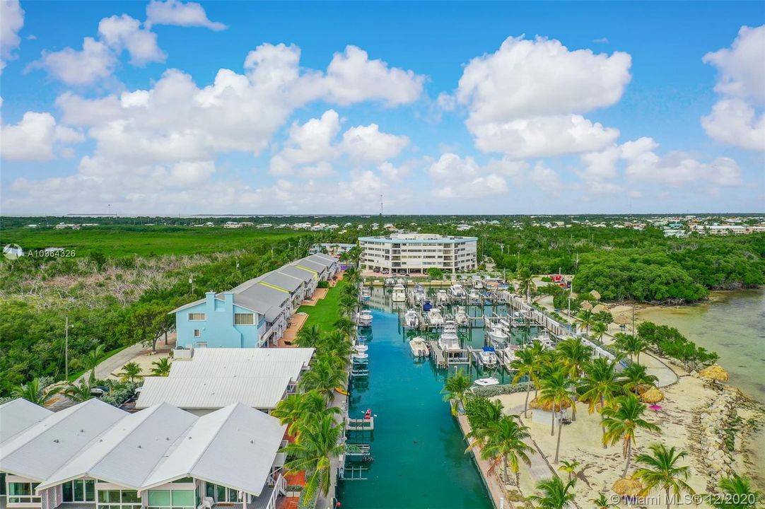 Recently Sold: $419,000 (2 beds, 2 baths, 918 Square Feet)