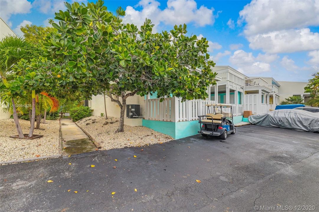 Recently Sold: $419,000 (2 beds, 2 baths, 918 Square Feet)