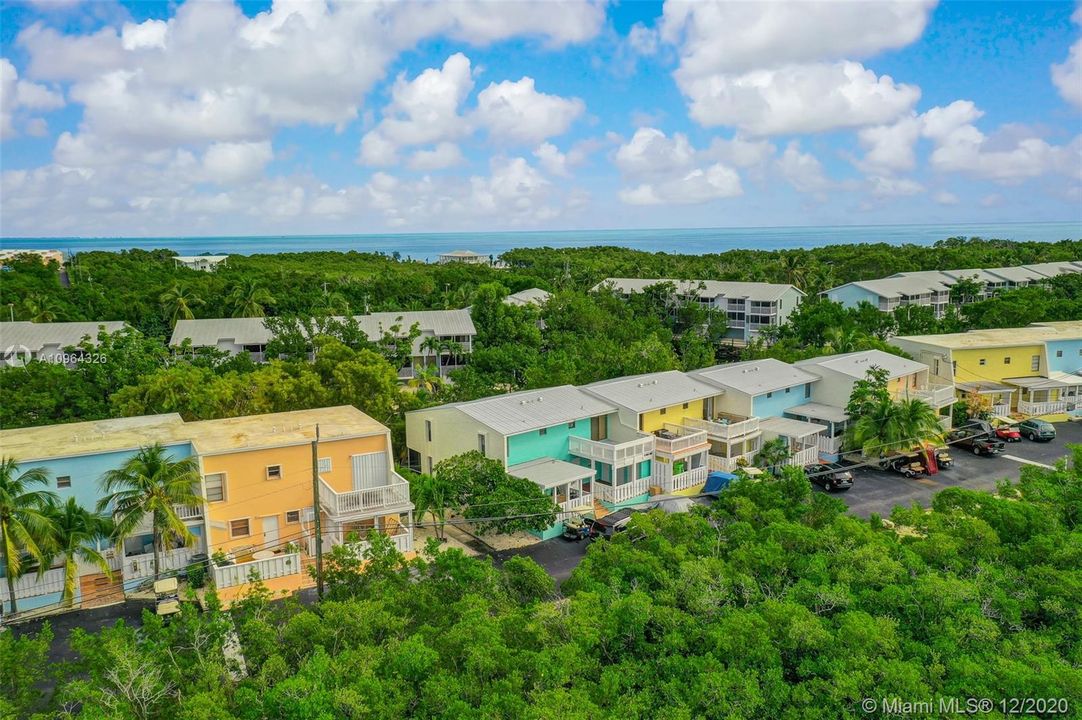 Recently Sold: $419,000 (2 beds, 2 baths, 918 Square Feet)