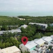 Recently Sold: $419,000 (2 beds, 2 baths, 918 Square Feet)