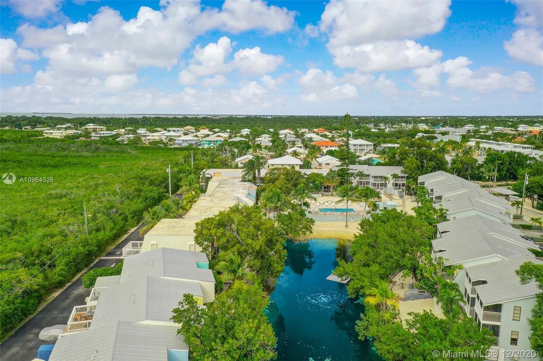 Recently Sold: $419,000 (2 beds, 2 baths, 918 Square Feet)